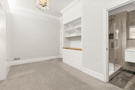 3 bedroom flat to rent - Photo 4