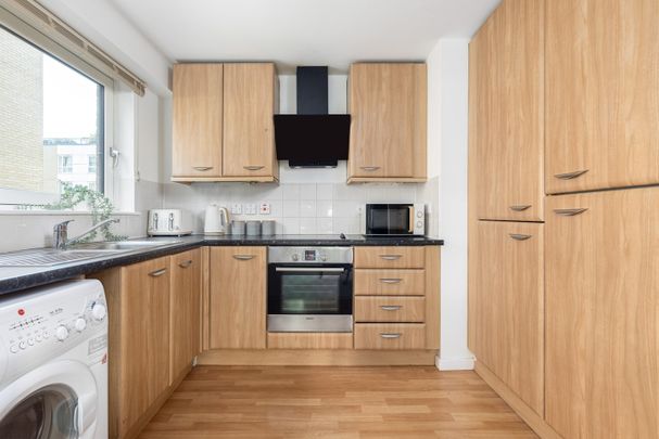 2 Bed Flat, Townmead Road, SW6 - Photo 1