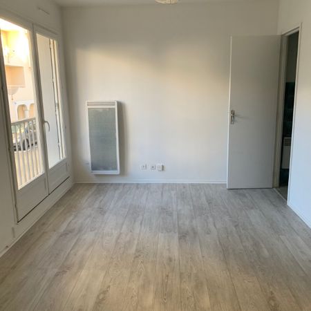 Location Appartement 1 pièce 23m² - Photo 4