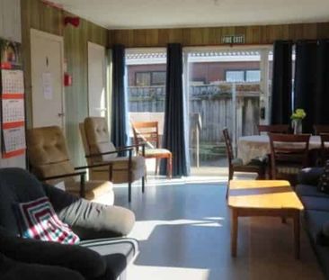 PETONE LIVING - Photo 2