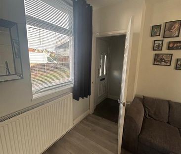 Valley Road, Wirral - Photo 1