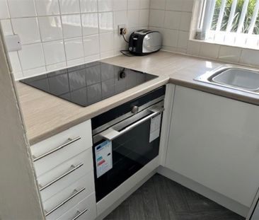 1 bedroom mews to rent - Photo 6