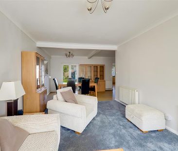 3 bedroom detached bungalow to rent - Photo 2