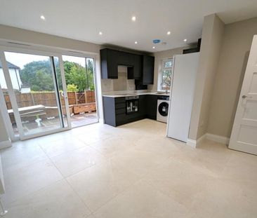 3 bedroom end of terrace house to rent - Photo 5