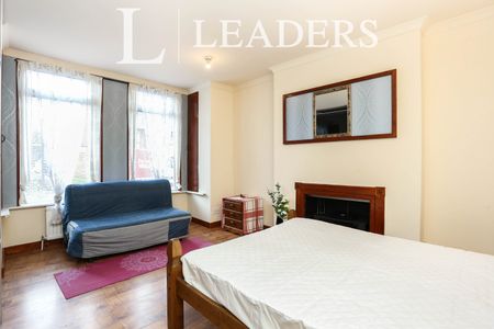 1 bedroom room to rent Heavitree Road, SE18 - Photo 4