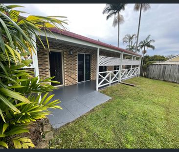 Family home in Everton Hills - Photo 4