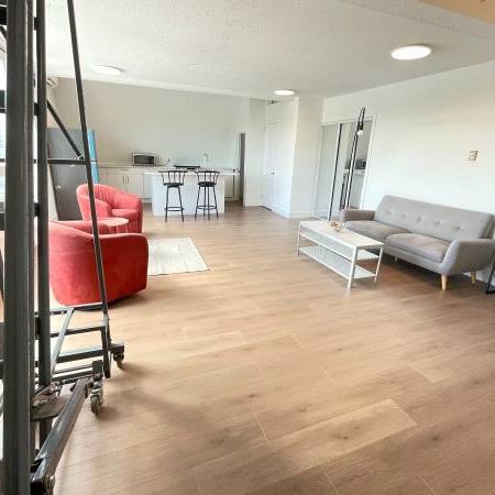 Renovated Loft in Mission Waterfront - Shop Available Below - Photo 4