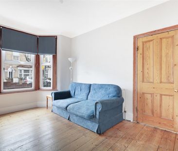 3 Bedroom House - End Terrace To Let - Photo 3