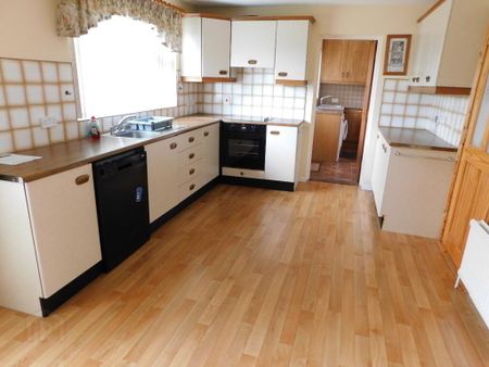 2 Sherwood Close, Fintona, Omagh, BT78 2DF - Photo 5