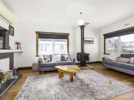 Comfortable Home in Convenient Quoiba Location - Photo 3