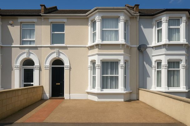 2 Bed Flat, Saint Albans Road, IG3 - Photo 1