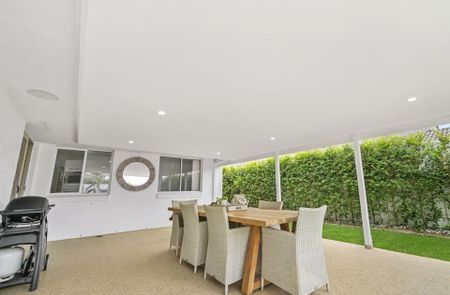 Family Home near Wurtulla Beaches - Photo 2