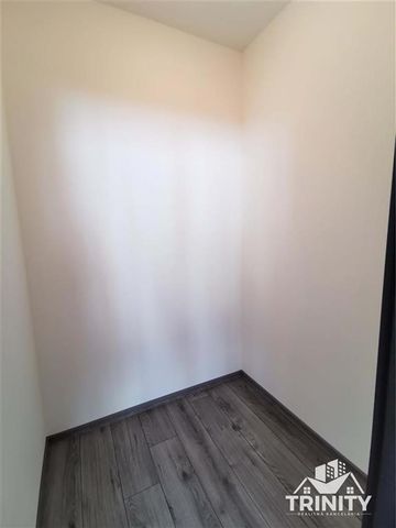Na prenájom 2-izbový byt s balkónom v centre mesta Nové Zámky - Photo 3