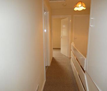 2 bedroom end of terrace house to rent - Photo 2