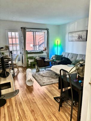 2 MOIS DE LOYER GRATUITS Unité d’une chambre récemment rénovée, offerte en location semi-meublée ! - Photo 1