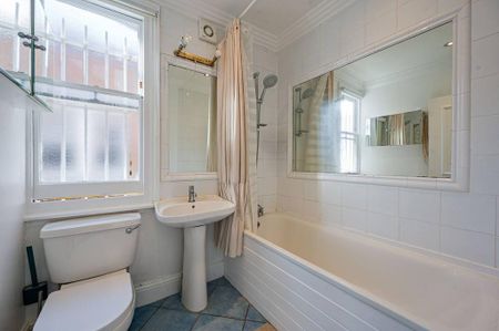 2 bedroom maisonette to rent - Photo 4