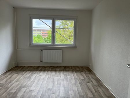 Sanierte 2 Raumwohnung mit Badewanne und Balkon - Foto 4