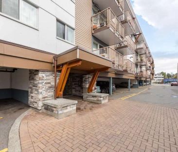 Lord Harley — 1 Bedroom available at 3220 Quadra Street, Victoria - Photo 2