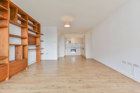 Centrally located, spacious and quiet apartment in London, SE11 - Photo 2