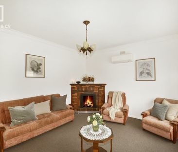 WELL PRESENTED THREE BEDROOM HOME LOCATED CLOSE TO GOLF COURSE - Photo 1