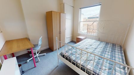 5 Bed Student Accommodation - Photo 5