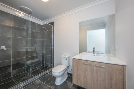 Brand New Townhouse - Photo 4