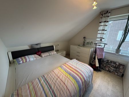 Chic und gepflegt! 4-Zimmer-Dachgeschosswohnung mit Gartennutzung! - Photo 4