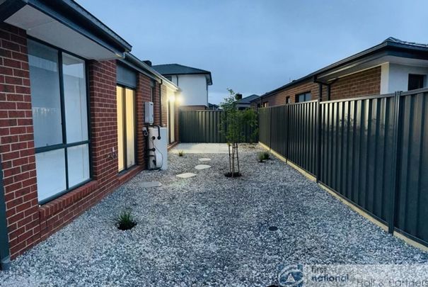 61 Positano Circuit, Berwick - Photo 1