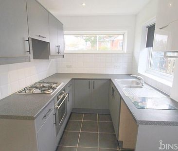 2 bedroom bungalow to rent - Photo 2