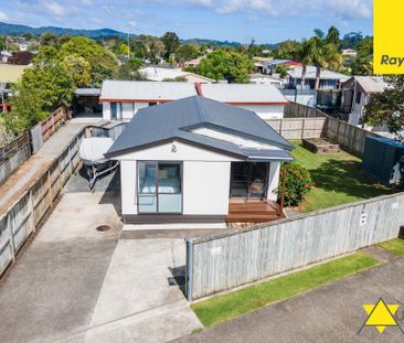 Three Bedrooms and One Bathroom in Ranui! FULLY FENCED! - Photo 1