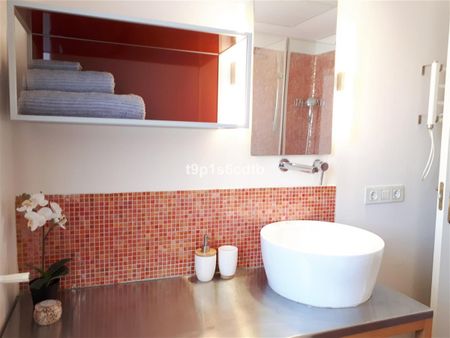 Apartment in Nueva Andalucía, Costa del Sol - Photo 5