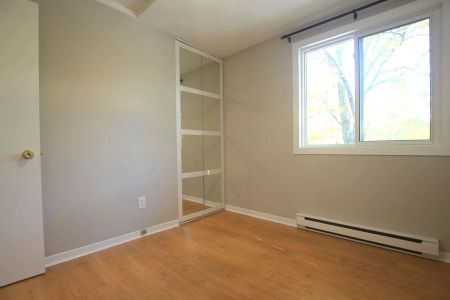 For Lease - 37 Robinson Avenue Unit# F, Lower Town - Sandy Hill, Ontario - Photo 4