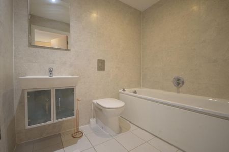 2 bedroom flat to rent - Photo 3