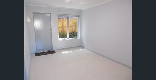Stylish 1-Bedroom Apartment in Prime Caulfield North Location - Photo 1