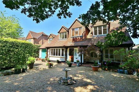 5 bedroom detached house to rent - Photo 3