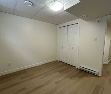 3 Bedroom Lower Unit in Mayfair - Photo 3