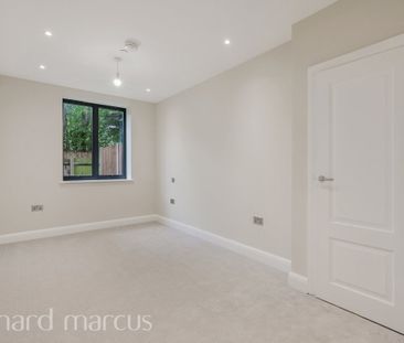 Bolters Lane, BANSTEAD - Photo 4