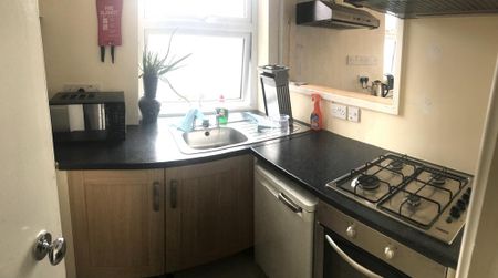 House share to rent - Photo 2