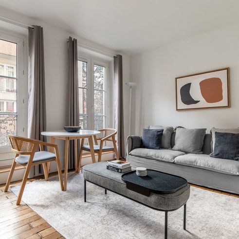 Avenue Simon Bolivar - Photo 1