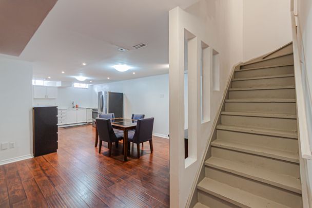 For Lease - 117 Littleside Street, Richmond Hill, Ontario - Photo 1