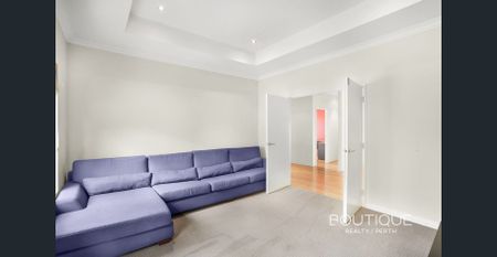 Modern Large Family Home with Theatre - Photo 4