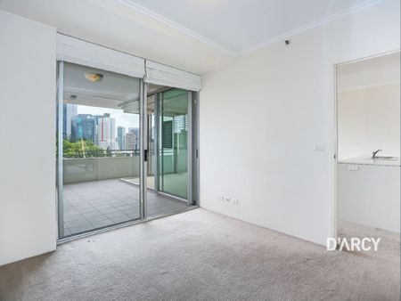 3101/3-7 PARKLAND BOULEVARD - Photo 2