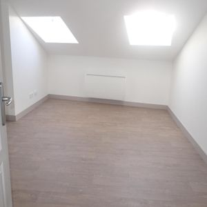 Location Appartement 2 pièces 40m² CHAMBERY 73000 - Photo 2