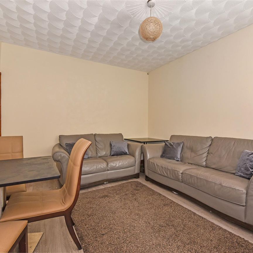 Room For Rent Meadow Street, Pontypridd - Photo 1