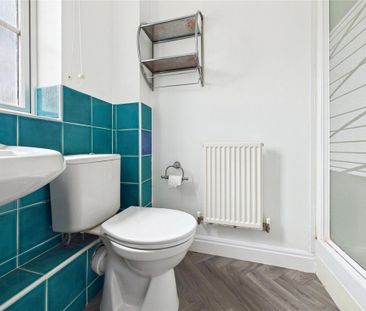 3 bedroom end of terrace house to rent - Photo 4