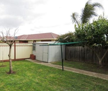 Spacious 3-Bedroom Home with Modern Amenities - Photo 4