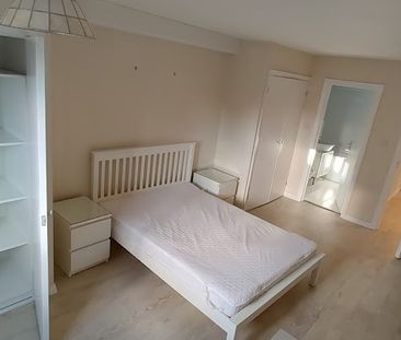 2 Bed Flat, Mayfair Court, SW19 - Photo 5