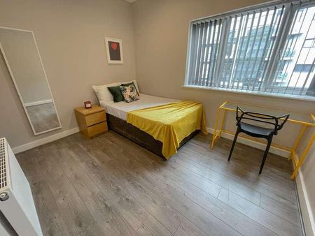 Pownall Square, L3 - Photo 4