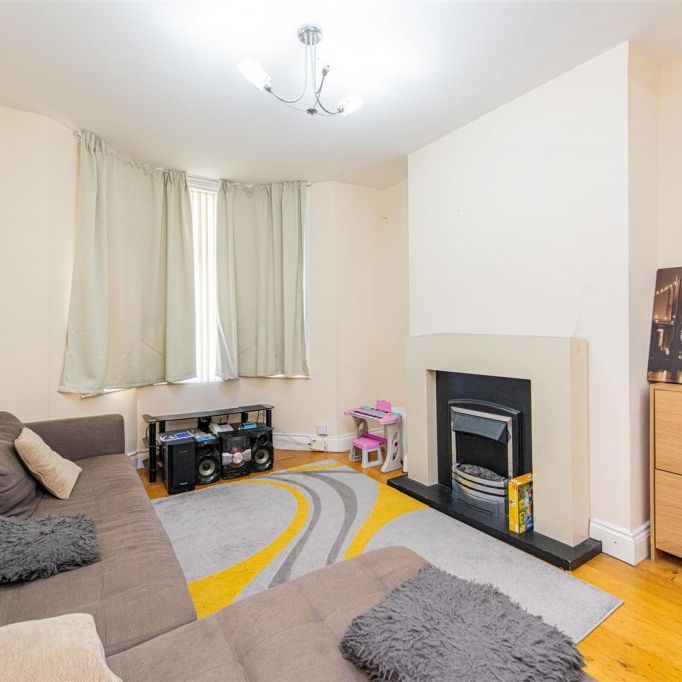 3 bed House - Mid Terrace To Let - Photo 1