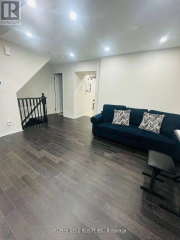 6 STEMFORD ROAD - Photo 5